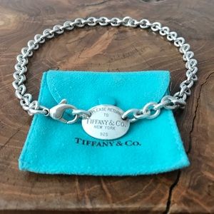 Authentic Tiffany classic chain choker.